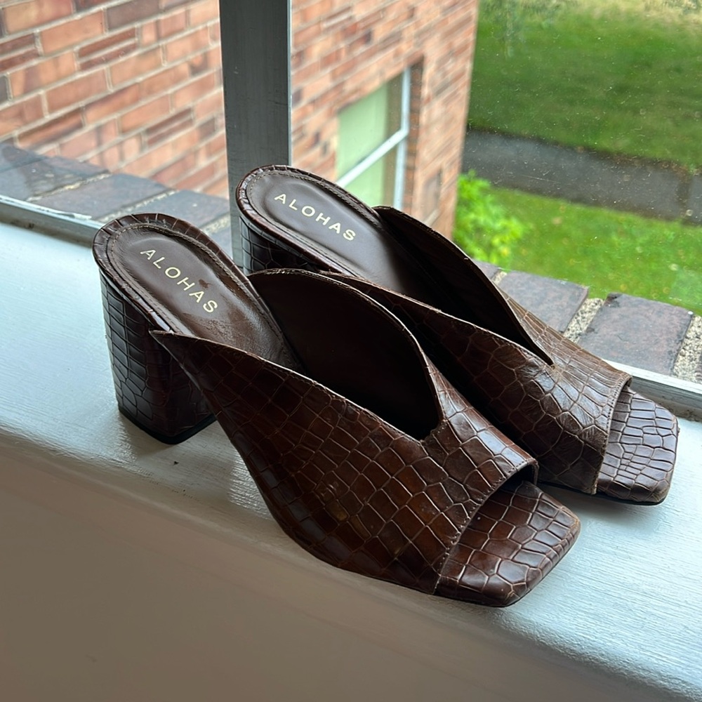 Crocodile leather ALOHAS mules
